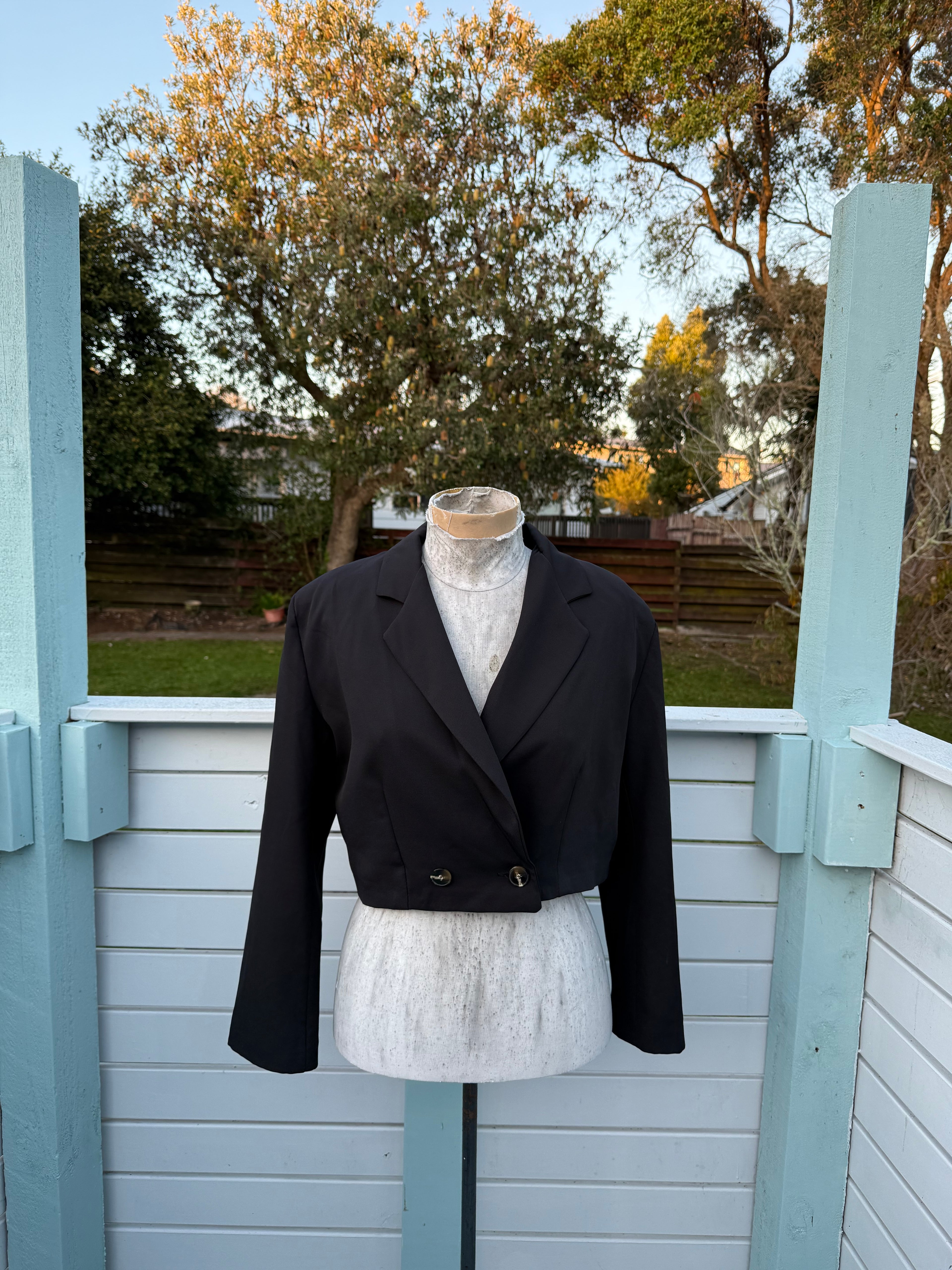 Cropped Blazer with shoulder pads