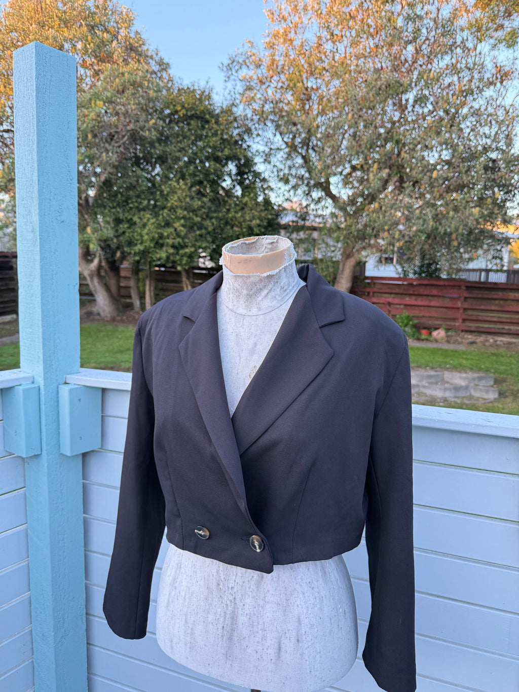 Cropped Blazer with shoulder pads