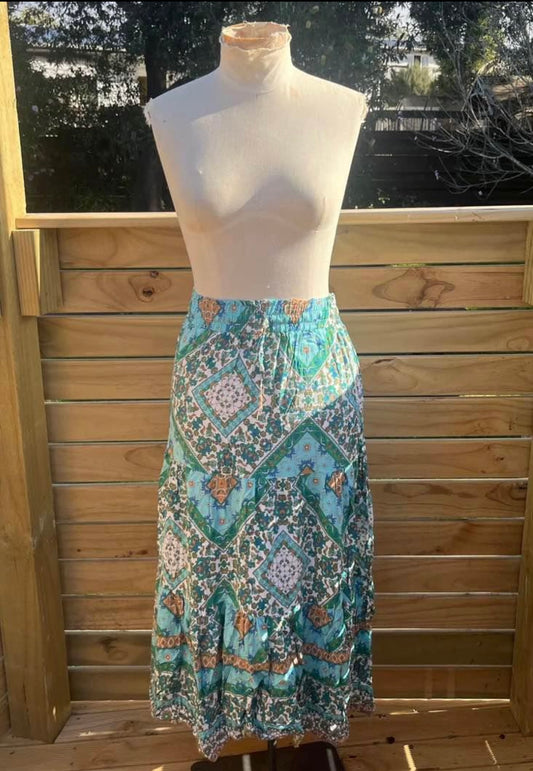Boohoo Green Skirt